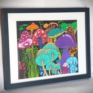Peinture acrylique colorée représentant plusieurs champignons variés sur un ton humoristique.