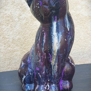 chat décoratif en bois peint – style mystique